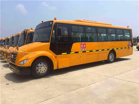 二手小學生校車所謂的工作狀況變動，是指校車的工作狀況忽然出現不正常現象，這是較為普遍的常見故障情況。比如說：汽車發動機突然熄火后再啟動困難，甚至于無法運行;汽車發動機在行駛中驅動力忽然下降，駕駛乏力；行駛中忽然制動失靈或方向跑偏，甚至于失靈等。這些常見故障的情況校車在駕駛情況下發生的異常響聲，是校車常見故障的"報警器"。